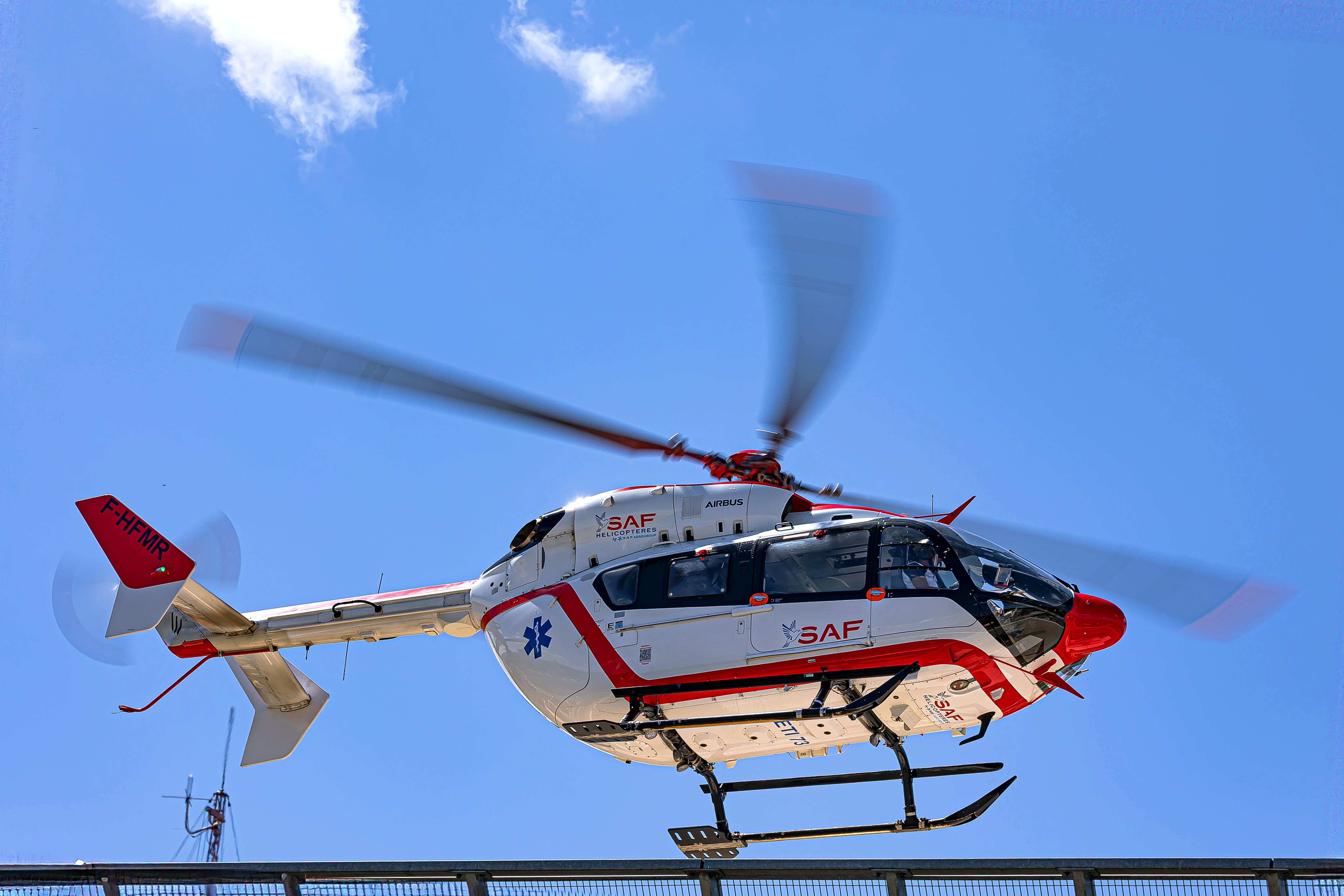 12 JUIN 2026 à 16H 03 
En interventions sur la région de Roanne   ( Yéti 73 Courchevel  SPARE )  
 Service HELISMUR 69 - Mike Uniform /départ de Roanne 
En phase de sécurité CP1 décollage de hélisurface de Roanne de retour à sa base Helismur 69 de Bron / Hélicoptère H145 F-HFMR
 Thank you team Helismur69
Matériel Canon R6 / Sigma 150-600 F5-6.3 DG OS HSM