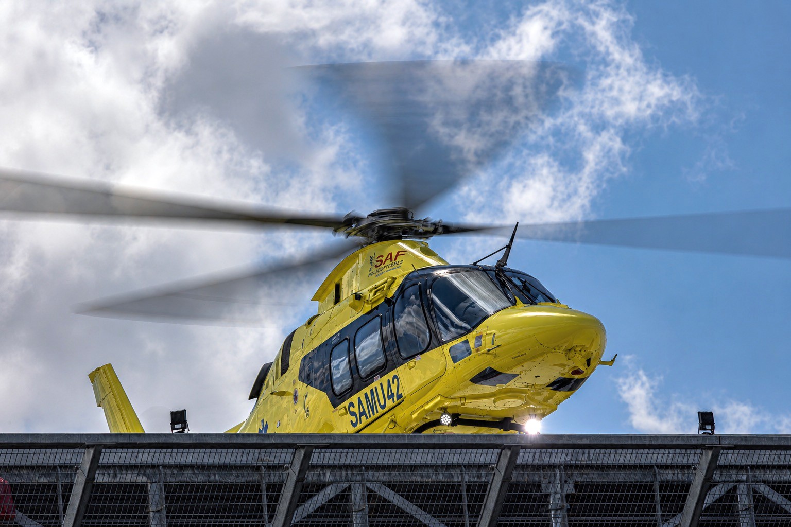 décollage de   hélisurface de Roanne
hélicoptère  du Samu 42 : hélicoptère Leonardo AW109 F-HLCN- Trekker SAMU42 
🚁Thank you Team Helismur 42 - Helisa   😉
Matériel Canon R6 / Sigma 150-600 F5-6.3 DG OS HSM