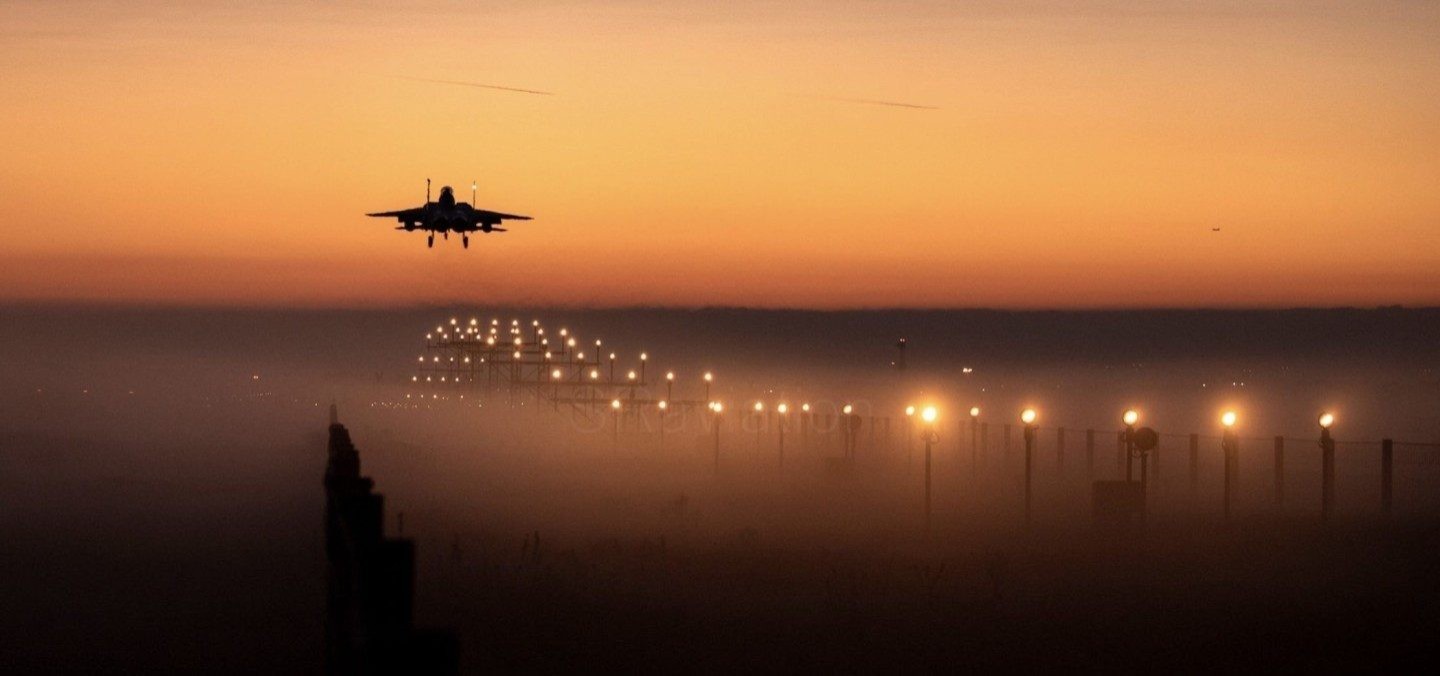 Seymour Johnson visitor to Raf Lakenheath, arrives back in perfect conditions. November 2021.This was the first jet back, after he landed
the jetwash blew the mist away! One chance!