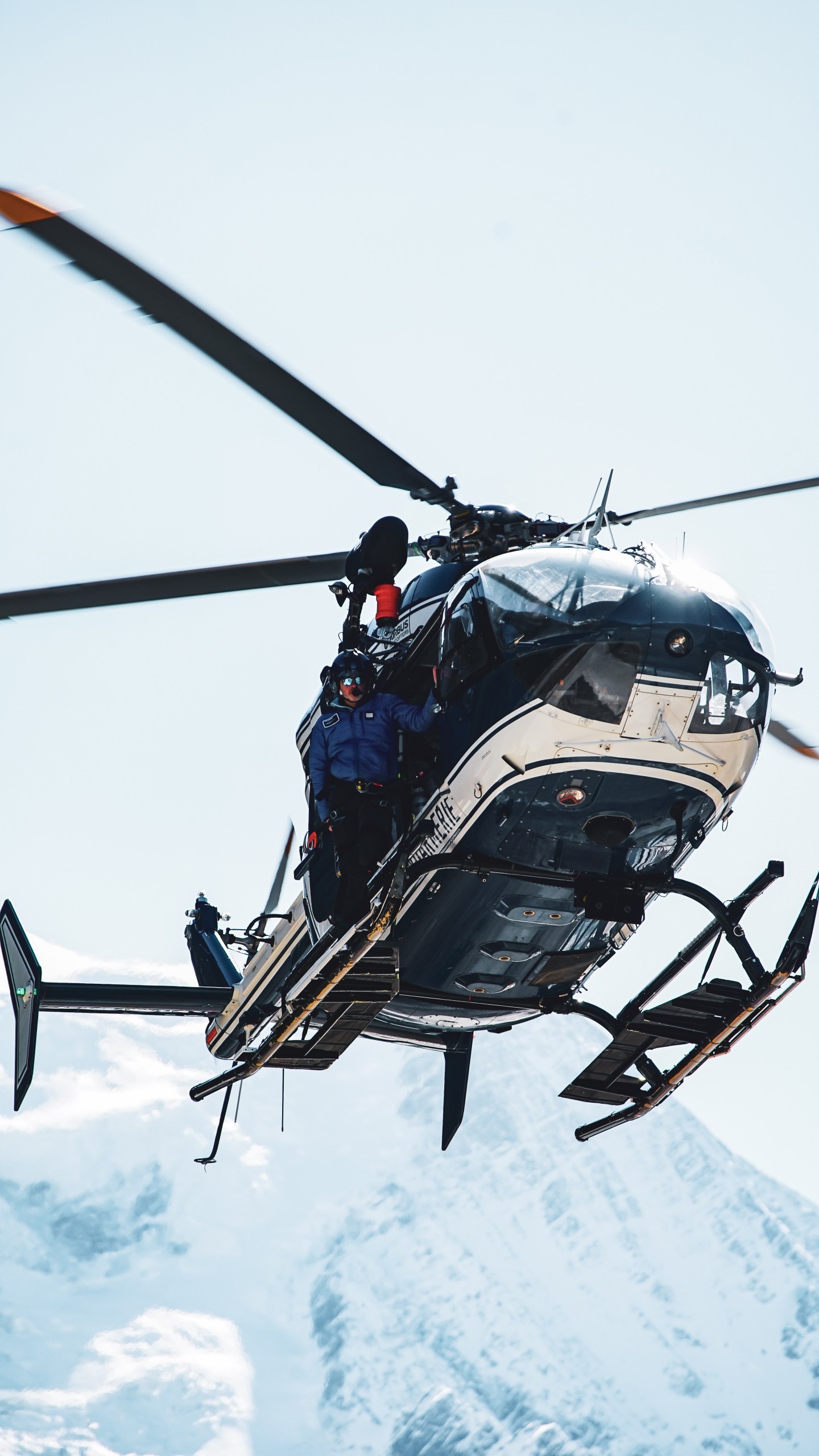 EC-145 CHOUCAS in final in chamonix !