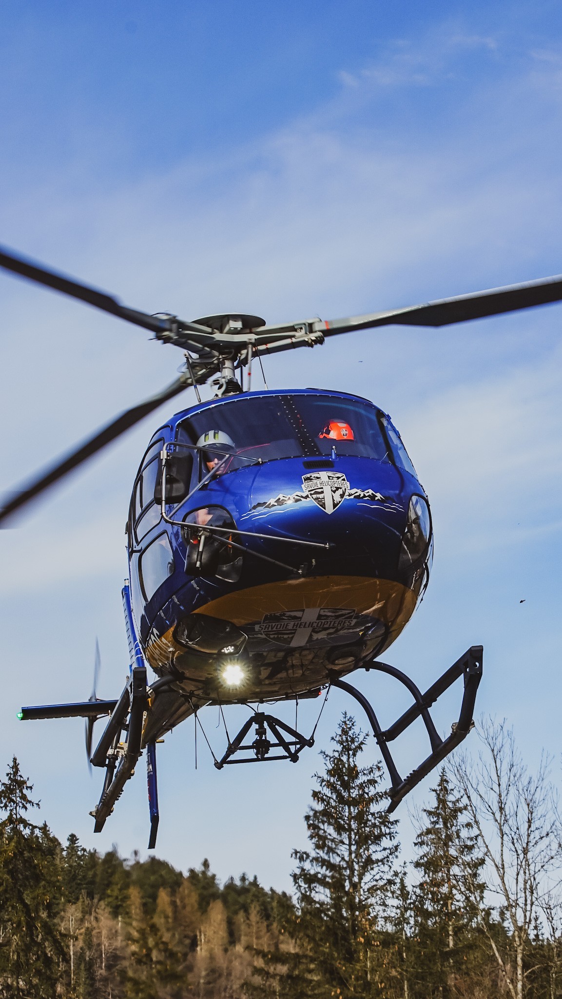 Savoie Helicoptere Team comming in hot for the work !