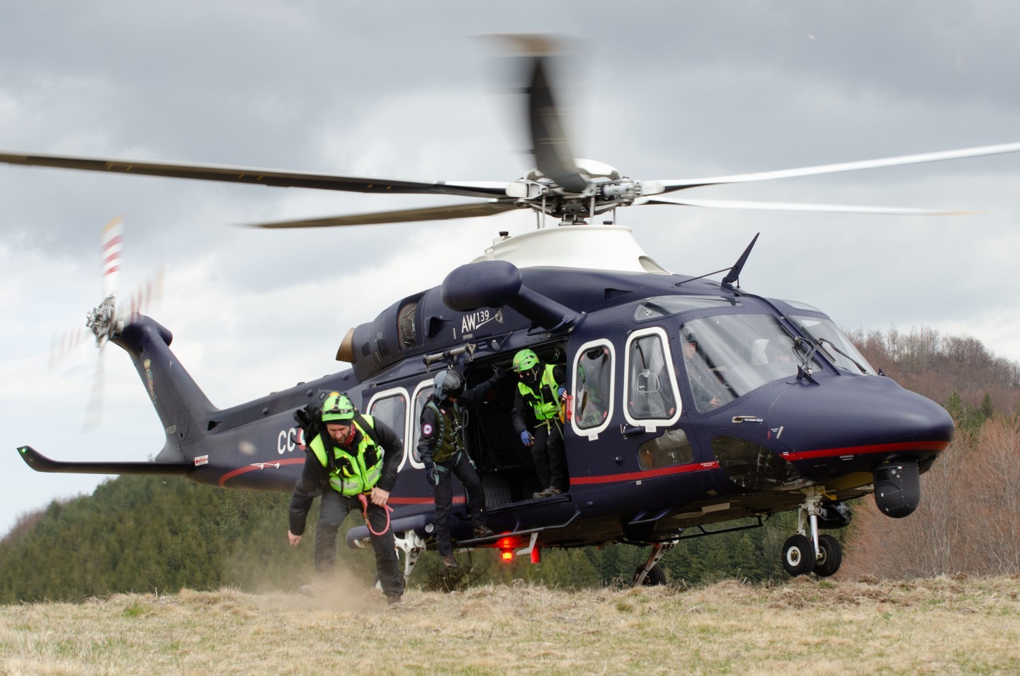 Leonardo AW139 "Carabinieri" call-sign "Fiamma 03" during "SATER 1-25" military exercise with "Soccorso Alpino Emilia Romagna" and Italian Air Force.