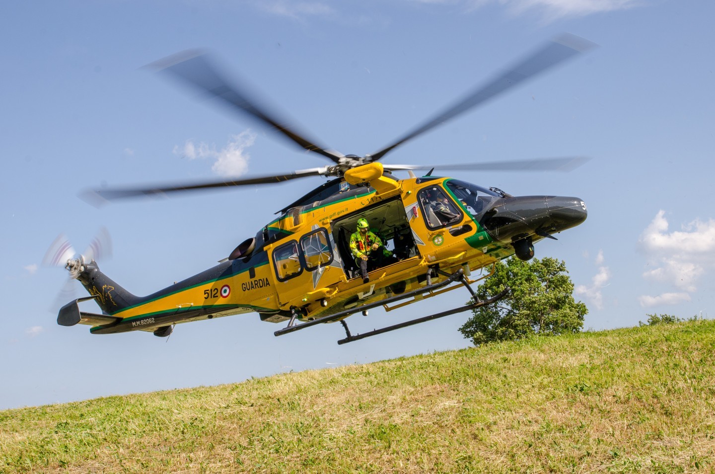 Leonardo UH-169A "Guardia di Finanza" callsign "Volpe 512" MM82062 during the exercise with the "Emilia Romagna Alpine Rescue" in "Pietra di Bismantova" municipality of Castelnovo nè Monti.