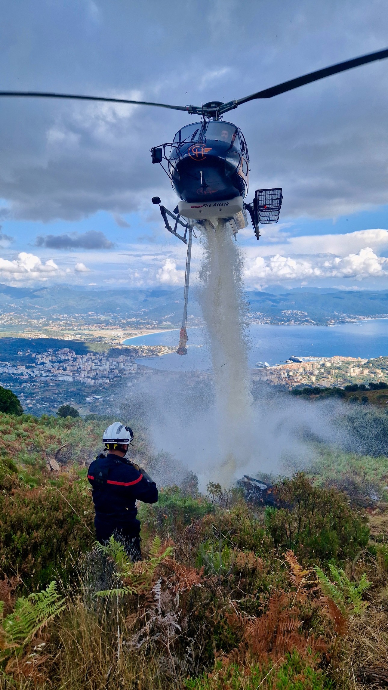 Larguage sur un feu de foudre secteur du château pozzo do Borgo à Ajaccio