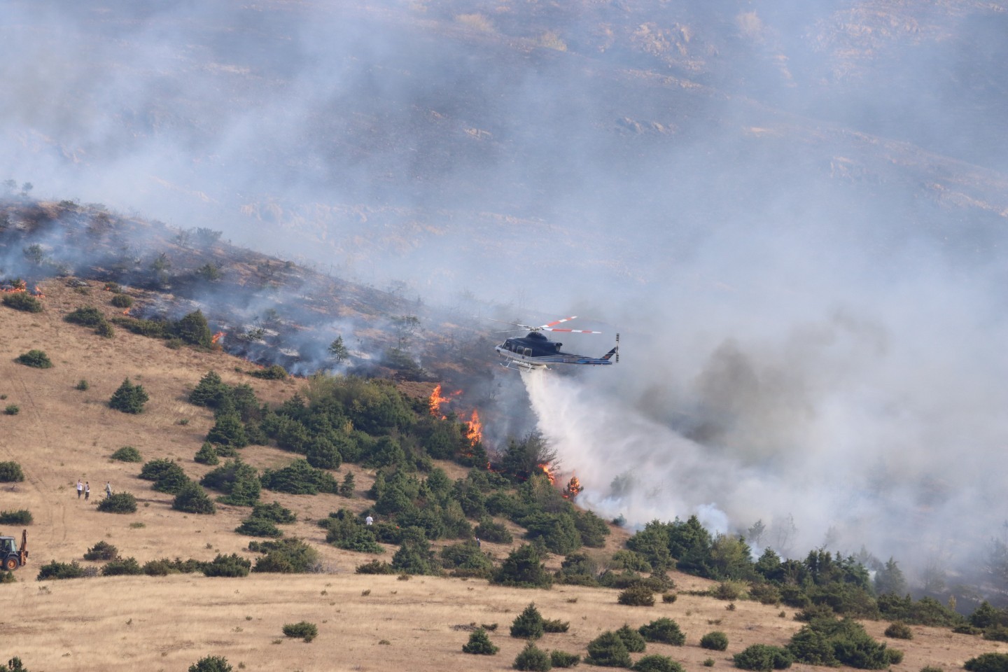 Bell412ep Macedonia Police in FireFighting Mission, Bell412ep Macedonia Police in FireFighting Mission, Bell412ep Macedonia Police in FireFighting Mission