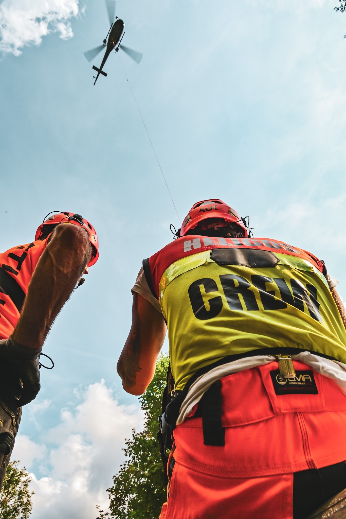 Took this picture with Savoie Helicoptere, 
During a logging mission in Haute-Savoie, being at the heart of the action allowed me to capture these images and truly appreciate their expertise and professionalism.