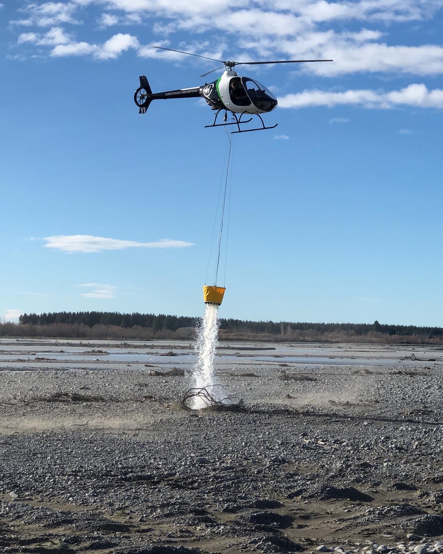 Christchurch Helicopters G2 with a student learning sling