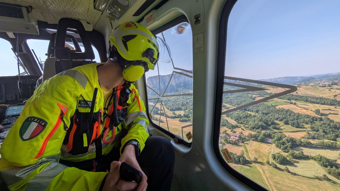 Leonardo UH-169A "Guardia di Finanza" callsign "Volpe 512" MM82062 during the exercise with the "Emilia Romagna Alpine Rescue" in "Pietra di Bismantova" municipality of Castelnovo nè Monti.