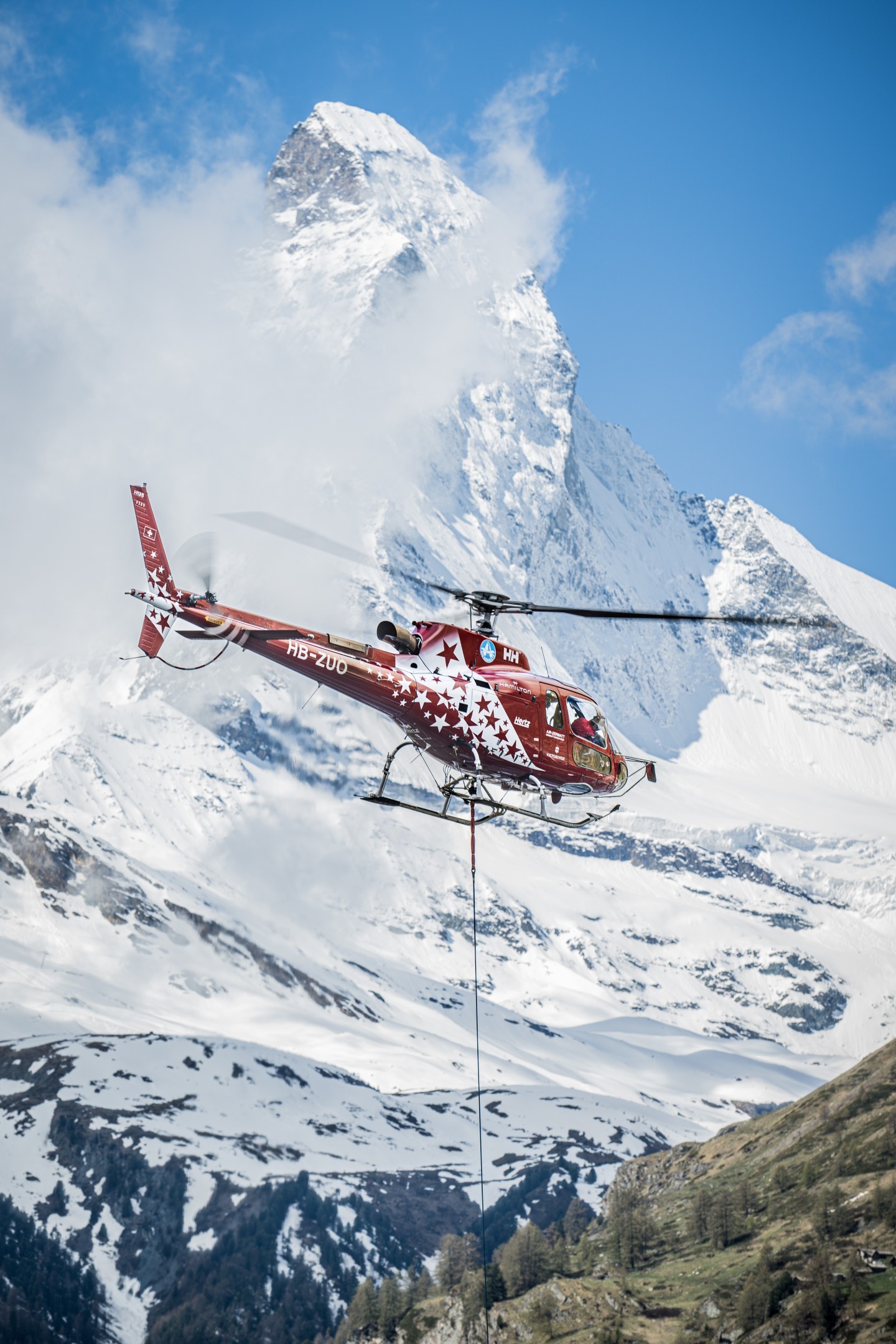 Air Zermatt asked me to document their daily helicopter missions – from flying supplies to remote mountain huts to transporting materials to high-alpine construction sites. Always impressive to witness their precision and skill in such extreme terrain.