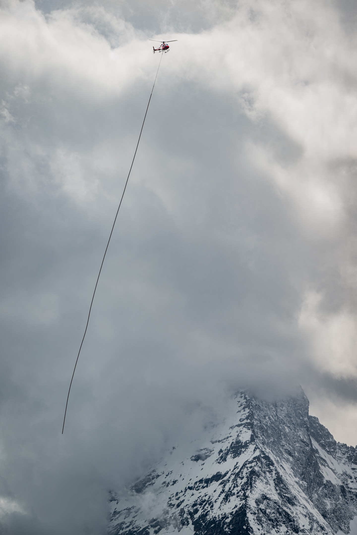 Air Zermatt asked me to document their daily helicopter missions – from flying supplies to remote mountain huts to transporting materials to high-alpine construction sites. Always impressive to witness their precision and skill in such extreme terrain.