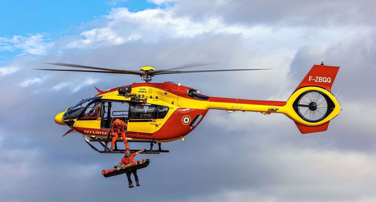 Samedi 4 Octobre 2025 ,Jpo Sécurité civile Nîmes Garons hélicoptère Airbus H 145 D3 F-ZBQQ / numéro de série 21330 / mode S- 3B7BA9 / d’Hélitreuillage de victime
Opérateur Sécurité civile France , Affectation base Sécurité civile Nîmes Garons