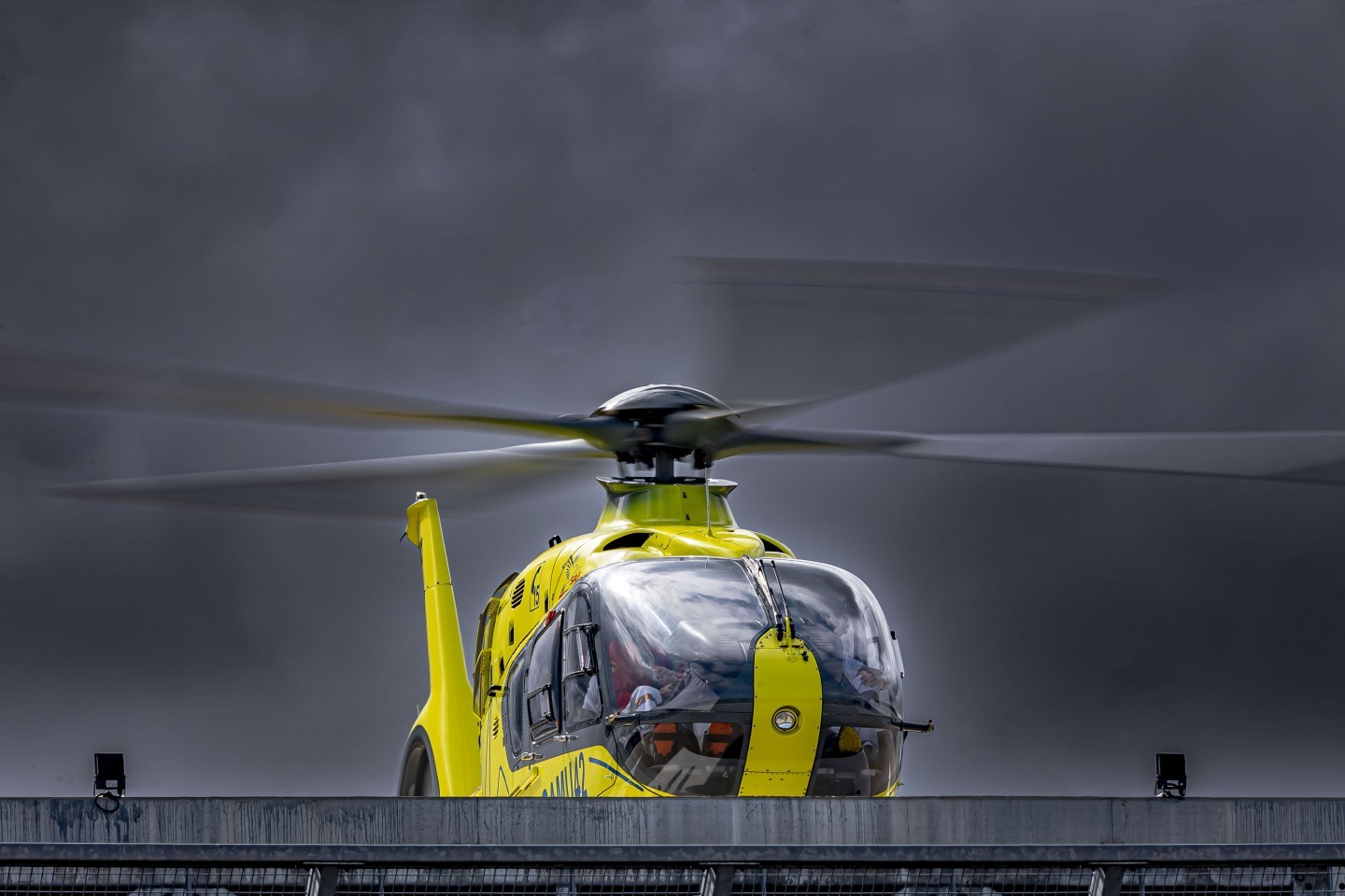 depuis hélisurface de Roanne mise en Moteur, Turboméca 2 GTM Arrius 2B2
Hélicoptère H135 T3H / F-HLCi / hélicoptère du Samu 42