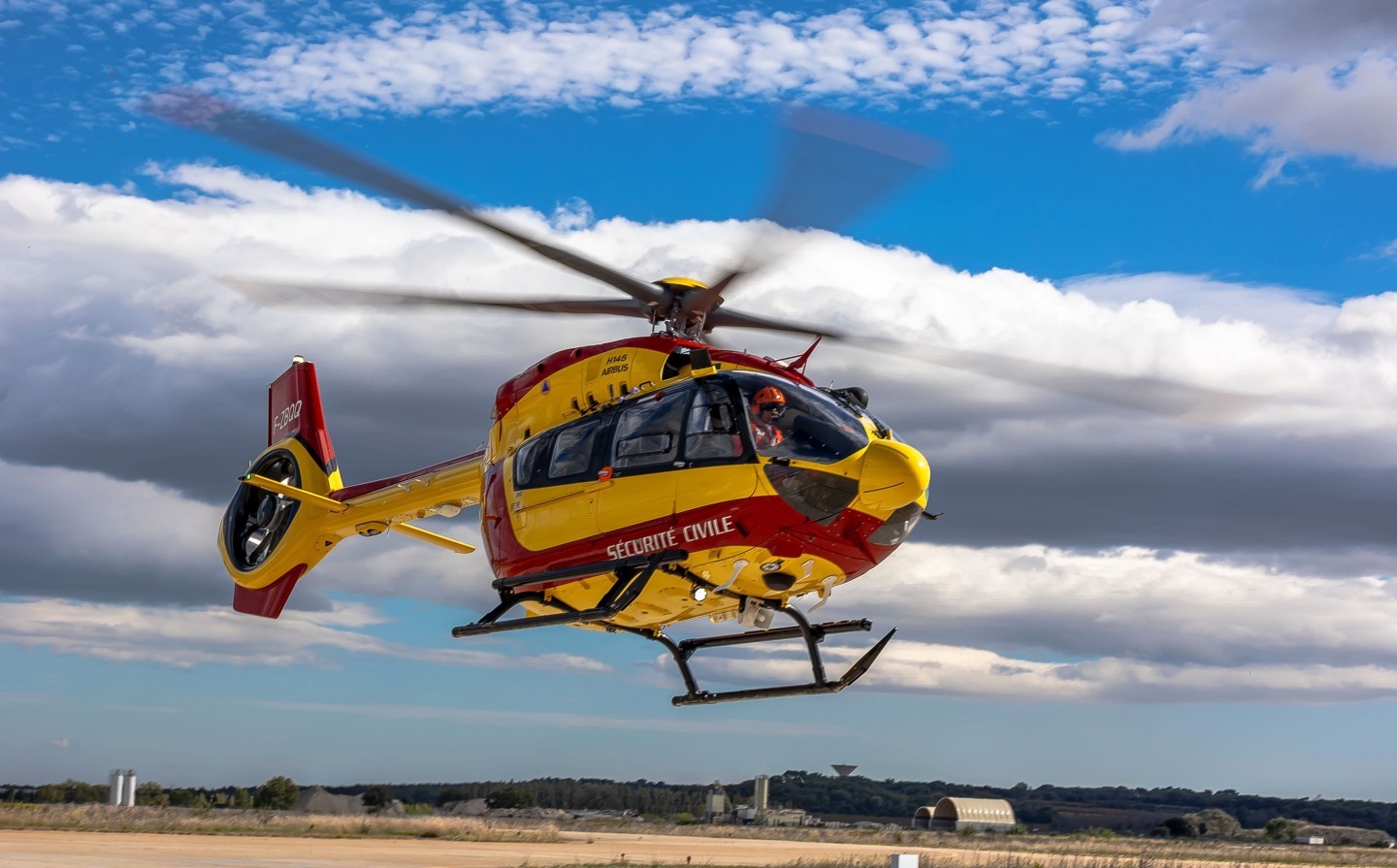 Samedi 4 Octobre 2025 ,Jpo Sécurité civile Nîmes Garons hélicoptère Airbus H 145 F-ZBQQ: mode S - 3B7BA9 numero de serie 21330
opérateur Sécurité civile France
Affectation base Sécurité civile Nîmes garons