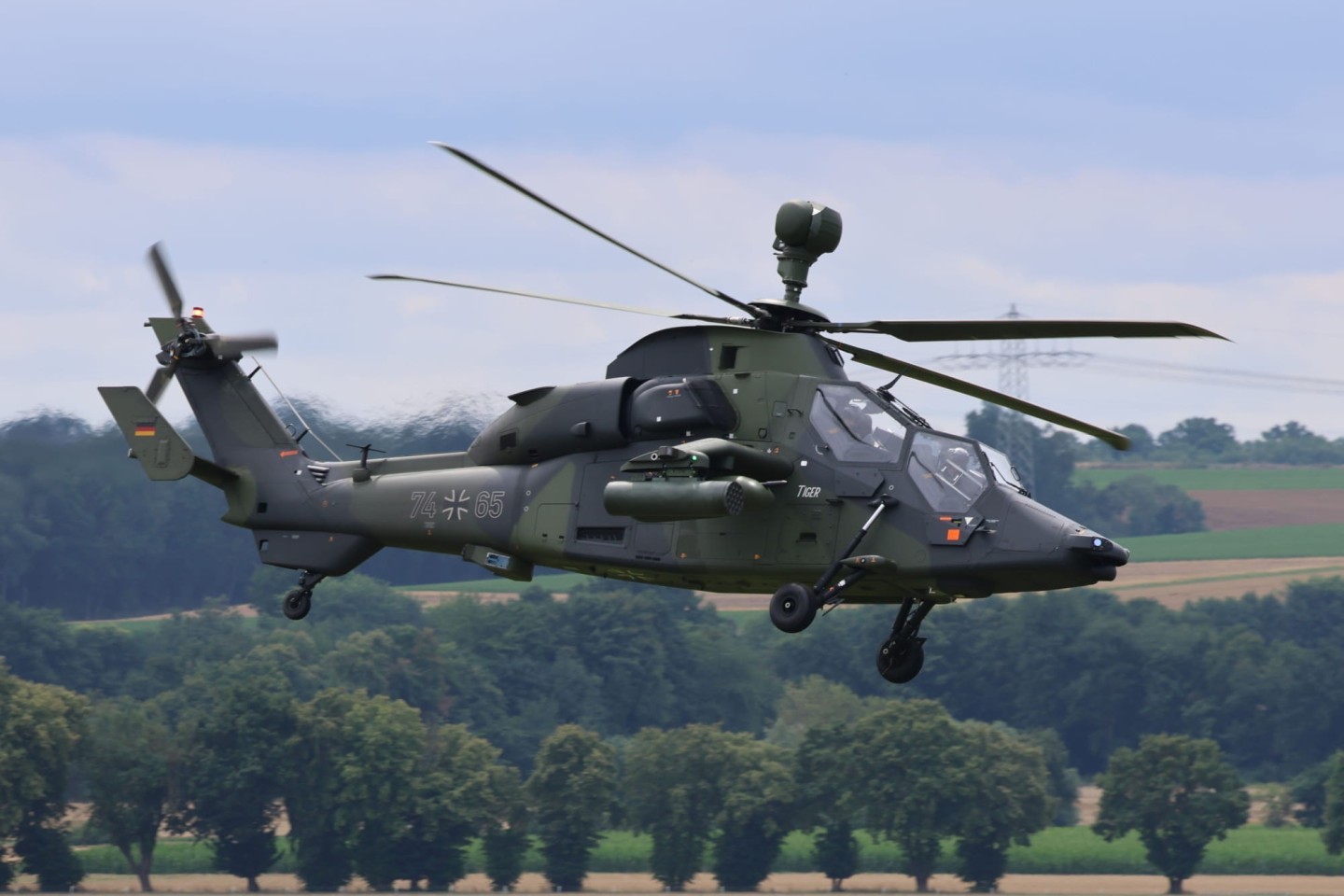Unterstützungshubschrauber Tiger of 36 Kampfhubschrauberregiment 36 'KURHESSEN', Fritzlar, during low-level flying over the North-Hessian countryside.