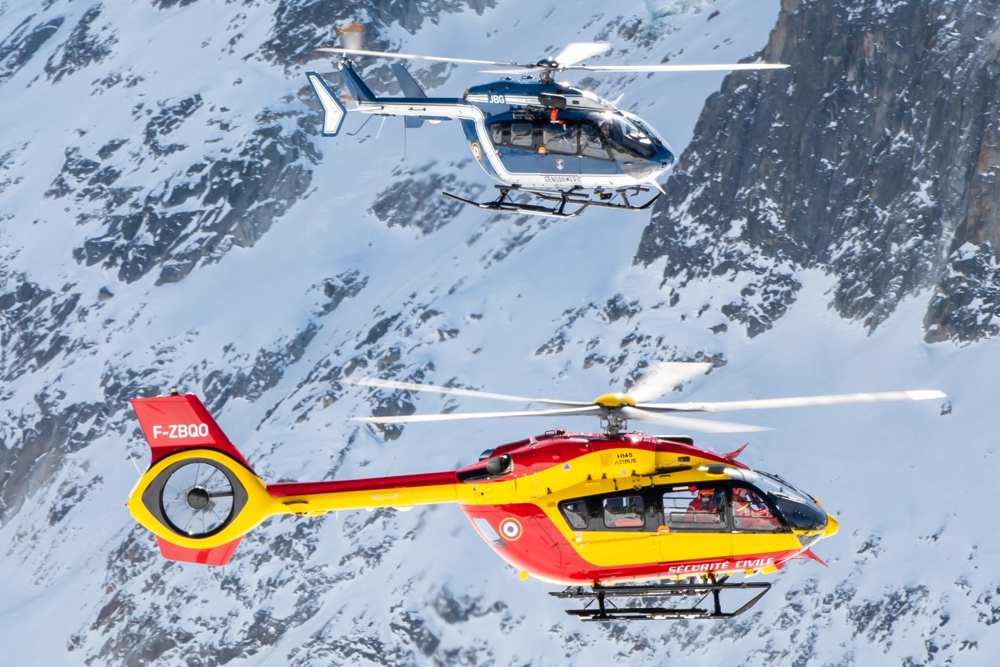 During my visit to the Gendarmerie Air Section in Chamonix, I had the chance to photograph the Airbus EC145 of the Gendarmerie Air Forces and the brand new H145D3 helicopter of the Sécurité Civile in the French Alps.