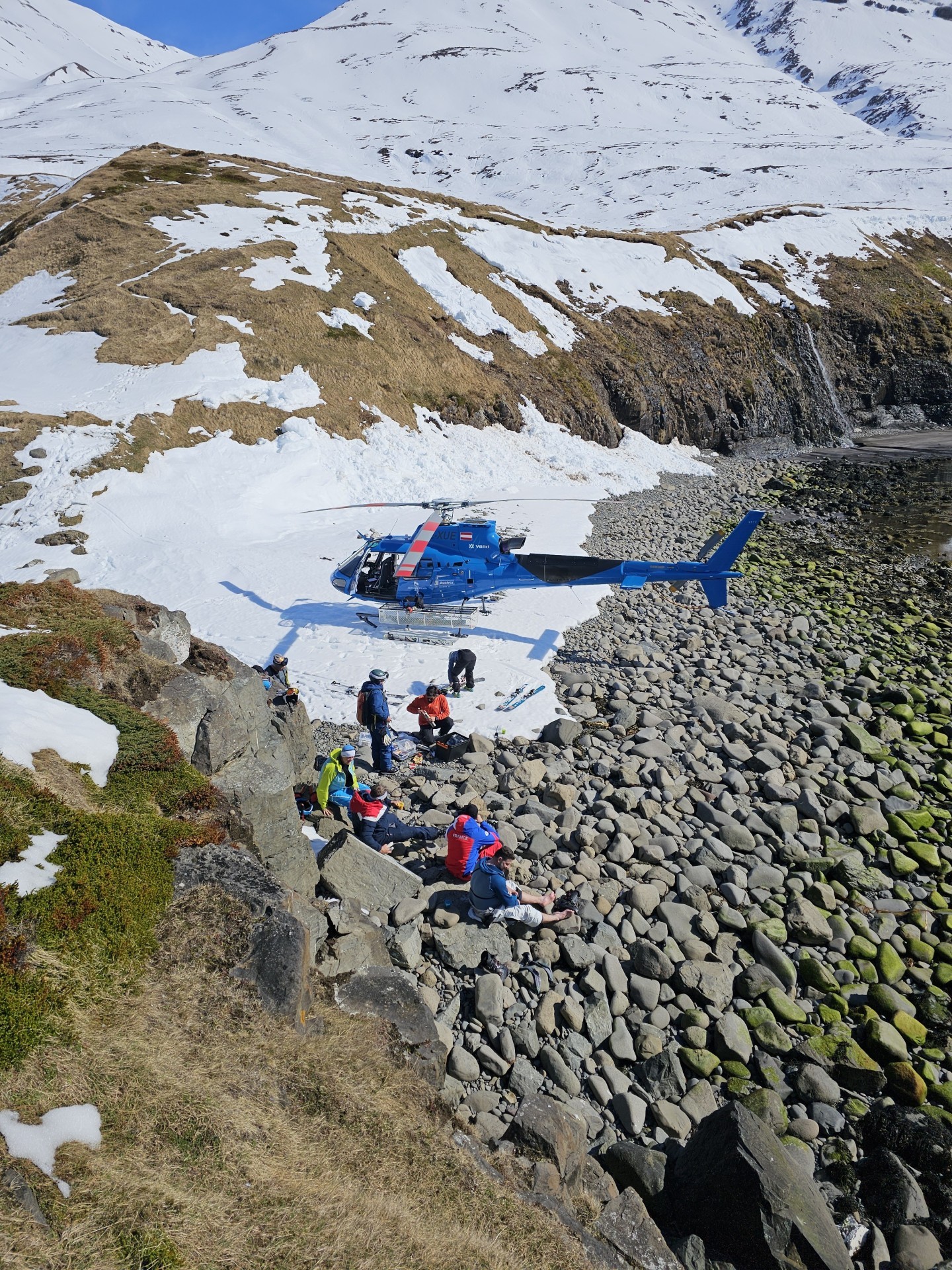 Just when we thought it couldn't get any better, we stopped for lunch at the coast. This is what living life to the fullest feels like!