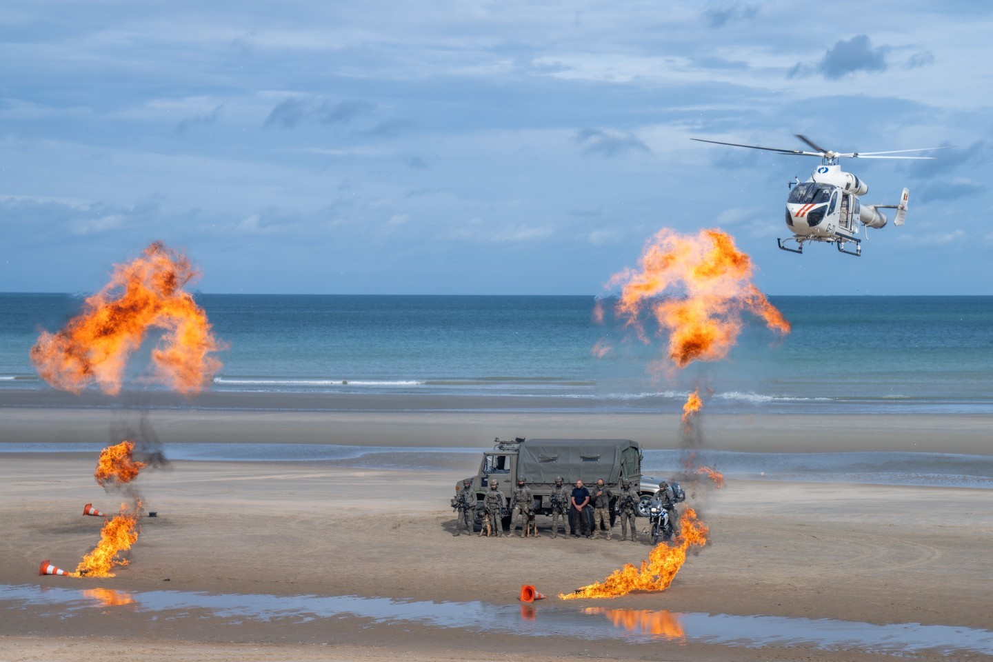 Belgian Federal Police
McDonnel Douglas MD902 Explorer
RAGO Heli
with special Forces of federal Police : DSU Group Diane