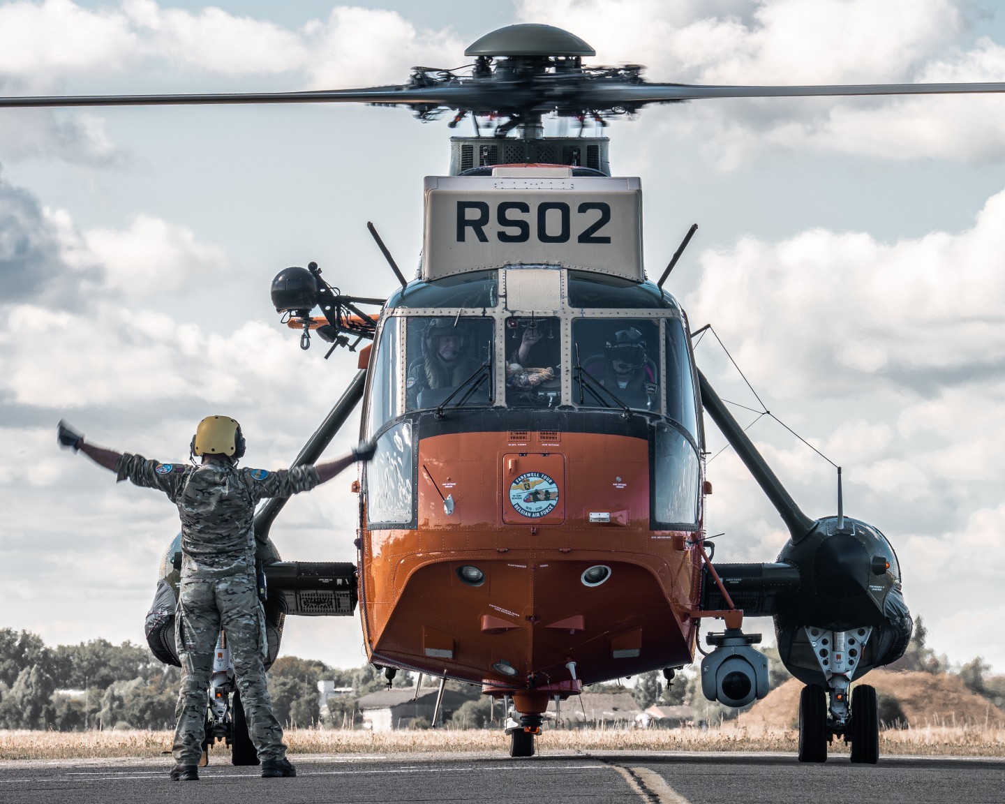 starting up Former Belgian Air Force Sea King
now operated by Historical Helicopters
