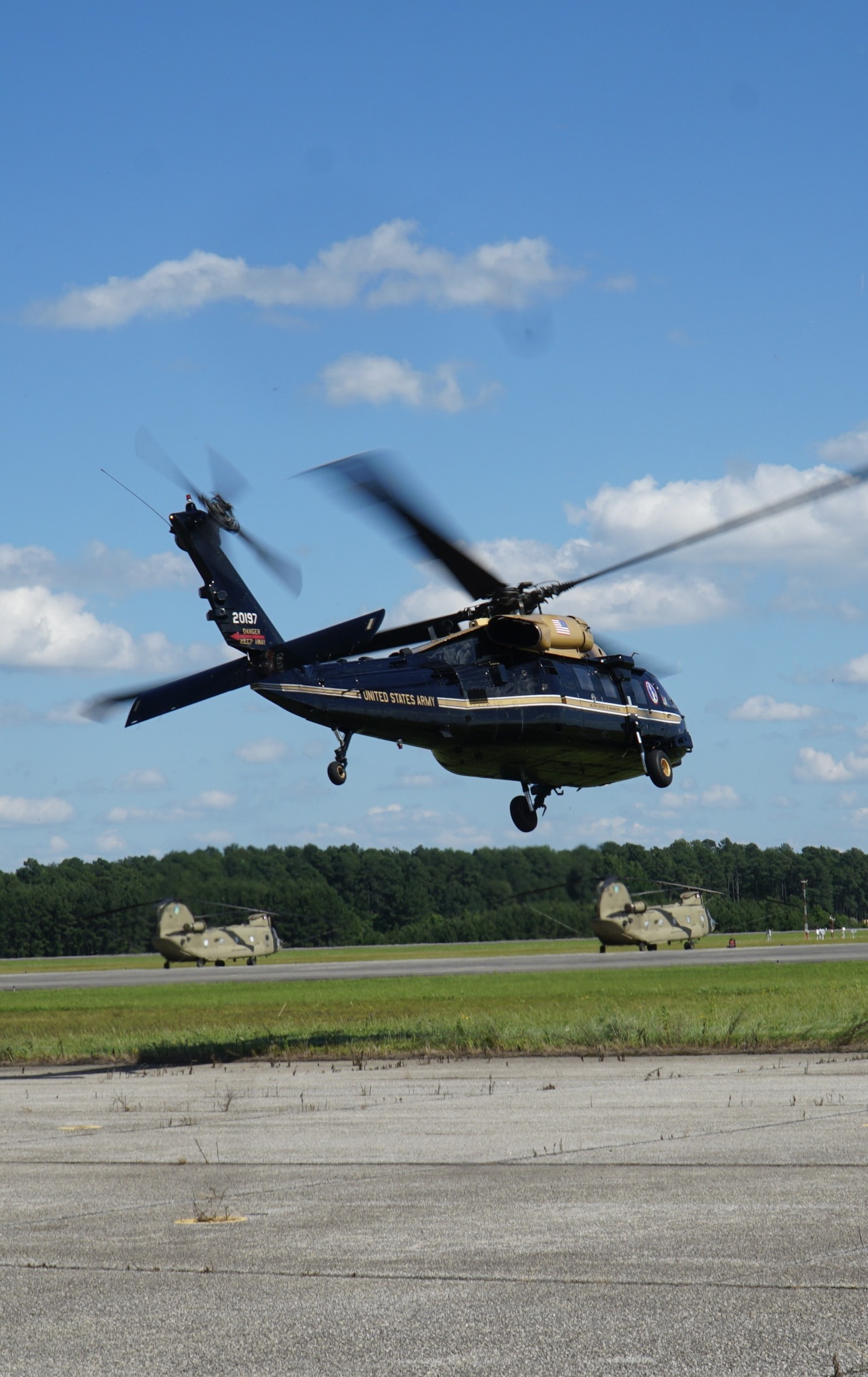 VH-60M from A co 12th AVN BN, Fort Belvoir, conducting air movement missions in Barfoot, VA.