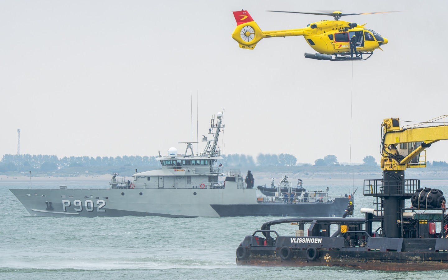 OO-NSV - Airbus Helicopters H145 - Noordzee Helikopters
Rescue Vlissingen 
with Belgian Navy Vessel 'Pollux'
