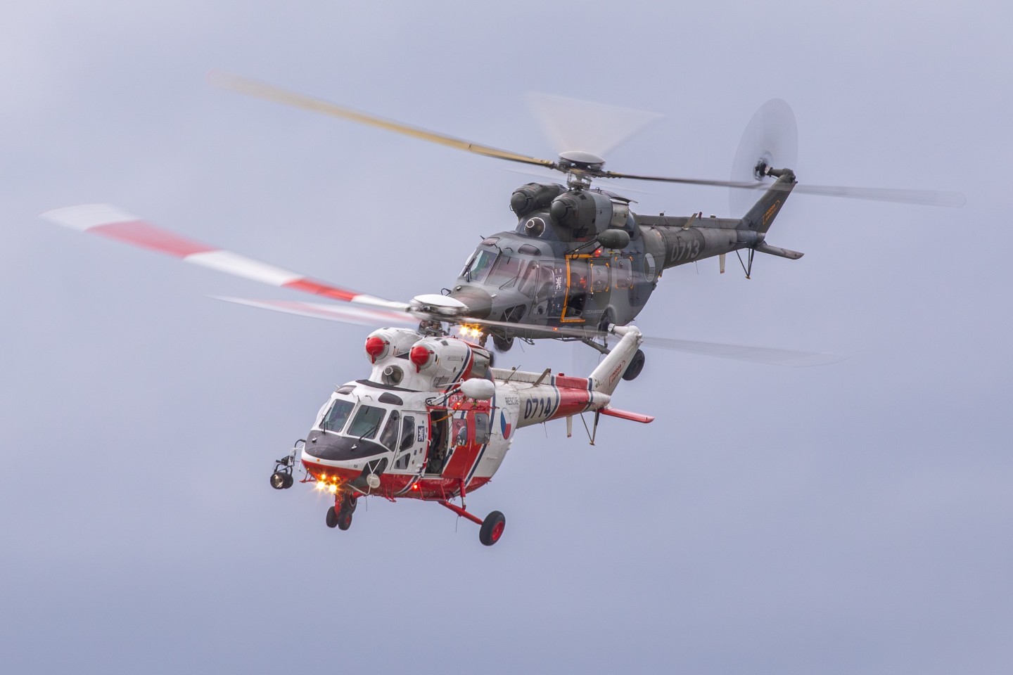 the W3A Sokol synchro display team from the 243 Squadron approaching the crowd one last time to end the 2025 gallileo Sarmeet at Kbely air base.