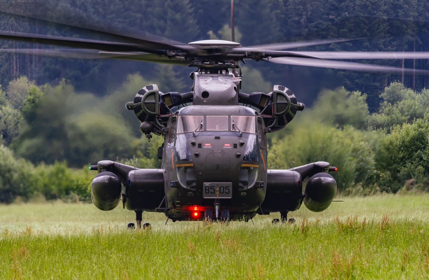 85+05, CH53 GS  during a trainingflight in southern Germany. The Helicopter is based at Laupheim Airbase.Here u can see it during a Trainingflight, practising rolling landing