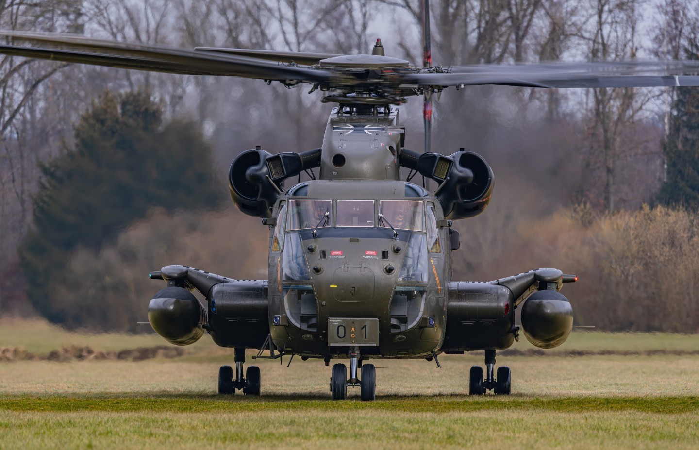 85+01, CH53 GS  during a trainingflight in southern Germany. The Helicopter is based at Laupheim Airbase.Here u can see it during a Trainingflight, practising landings offfield