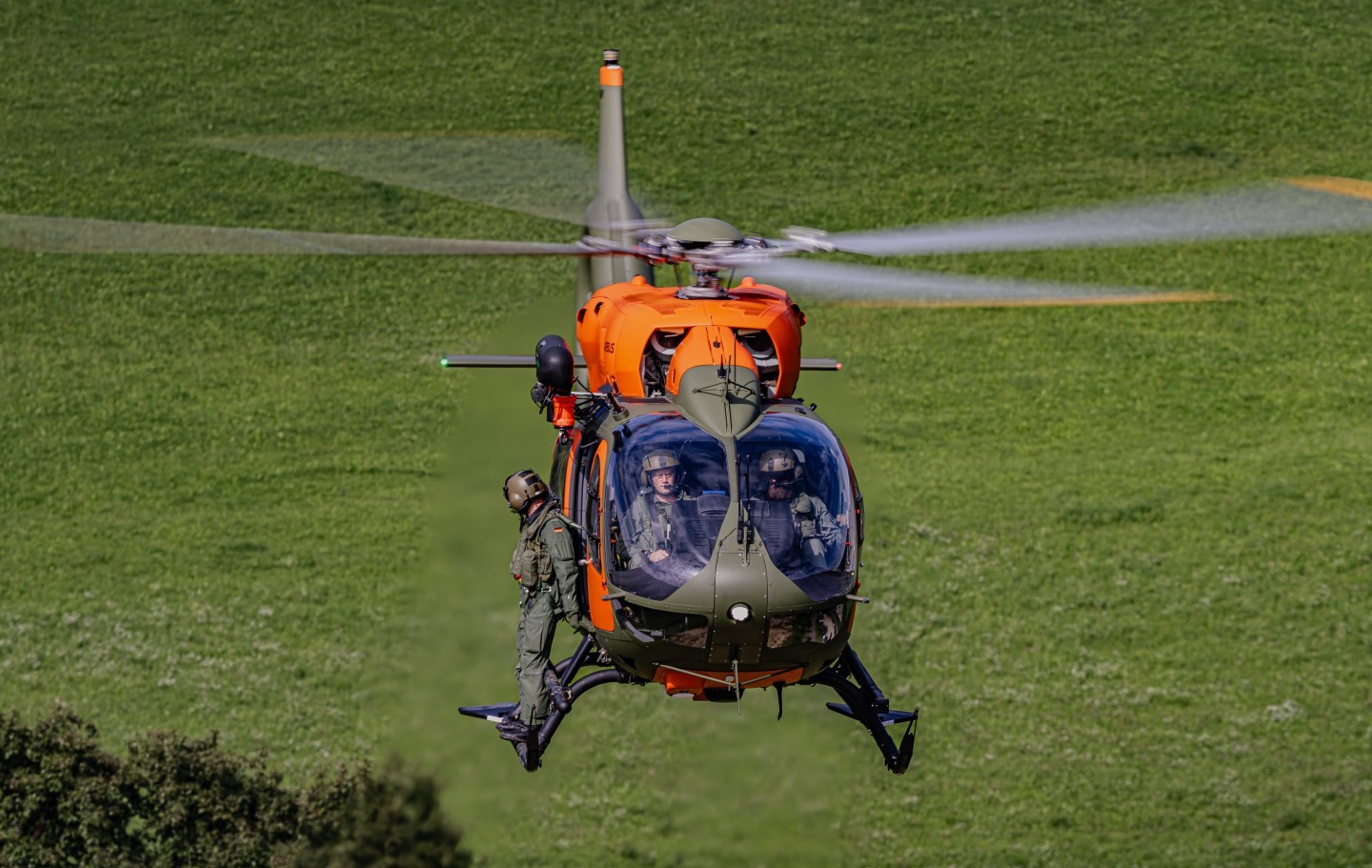 77+03, H145 LUH SAR of the Bundeswehr. The helicopter is based at Niederstetten Airfield. Here you can see it during a Training with the Rescuedogs of "Malteser Hilfsdienst"