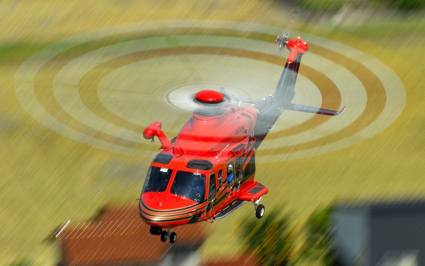 AW139 "Toyama" of Toyama Pref. was approaching. 
He conducts various missions includes mountain SAR, disaster relief and aerial fire fighting.