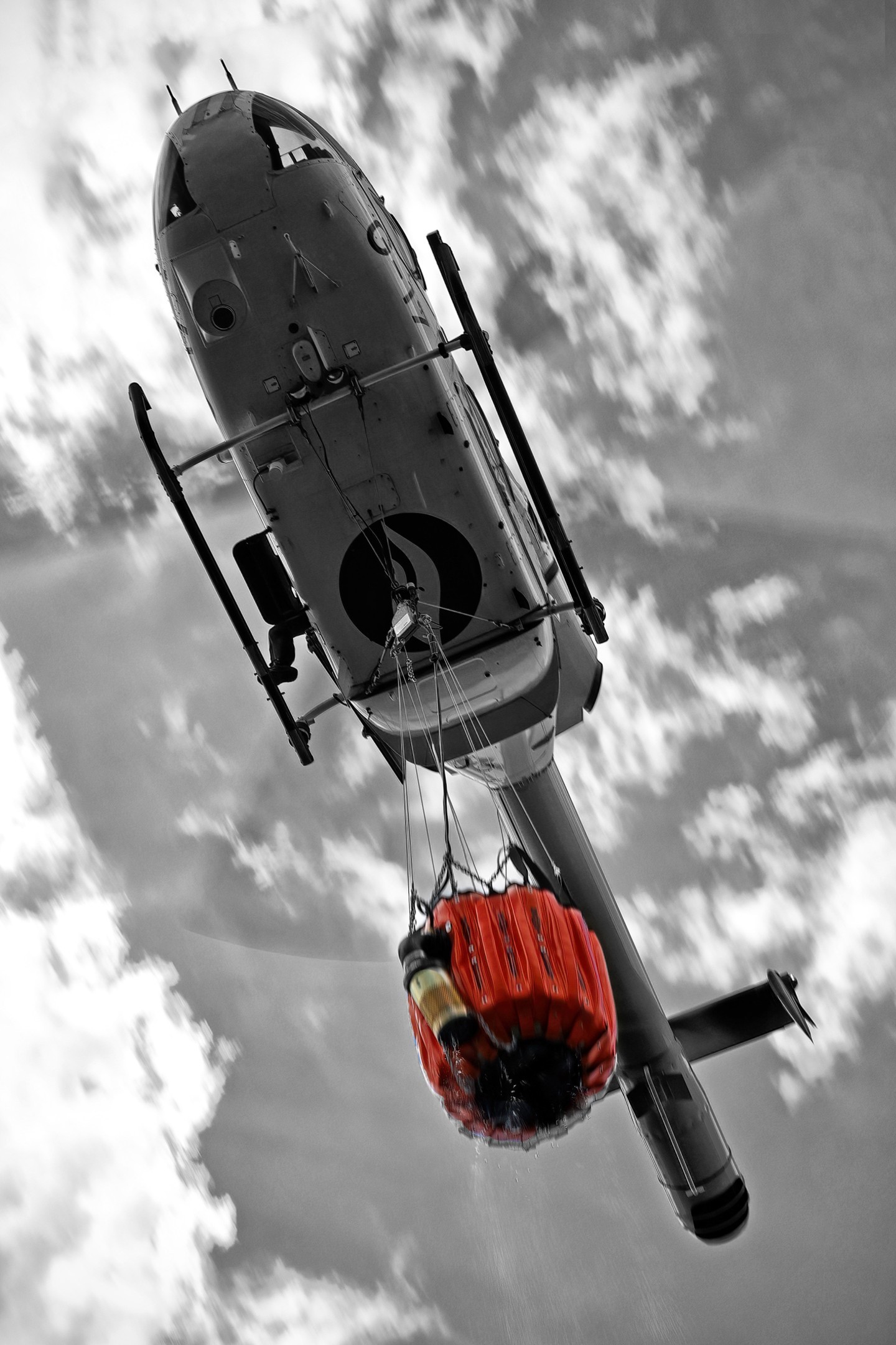 Belgian Federal Police MD902 Explorer on the way with the Bambi Bucket
