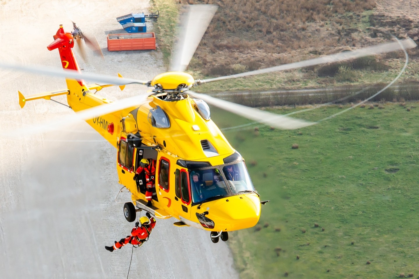 During my visit to the NHV's facility at Esbjer Airport in Denmark, I had the opportunity to photograph the first hoist training at the test facility in Østerild, Denmark