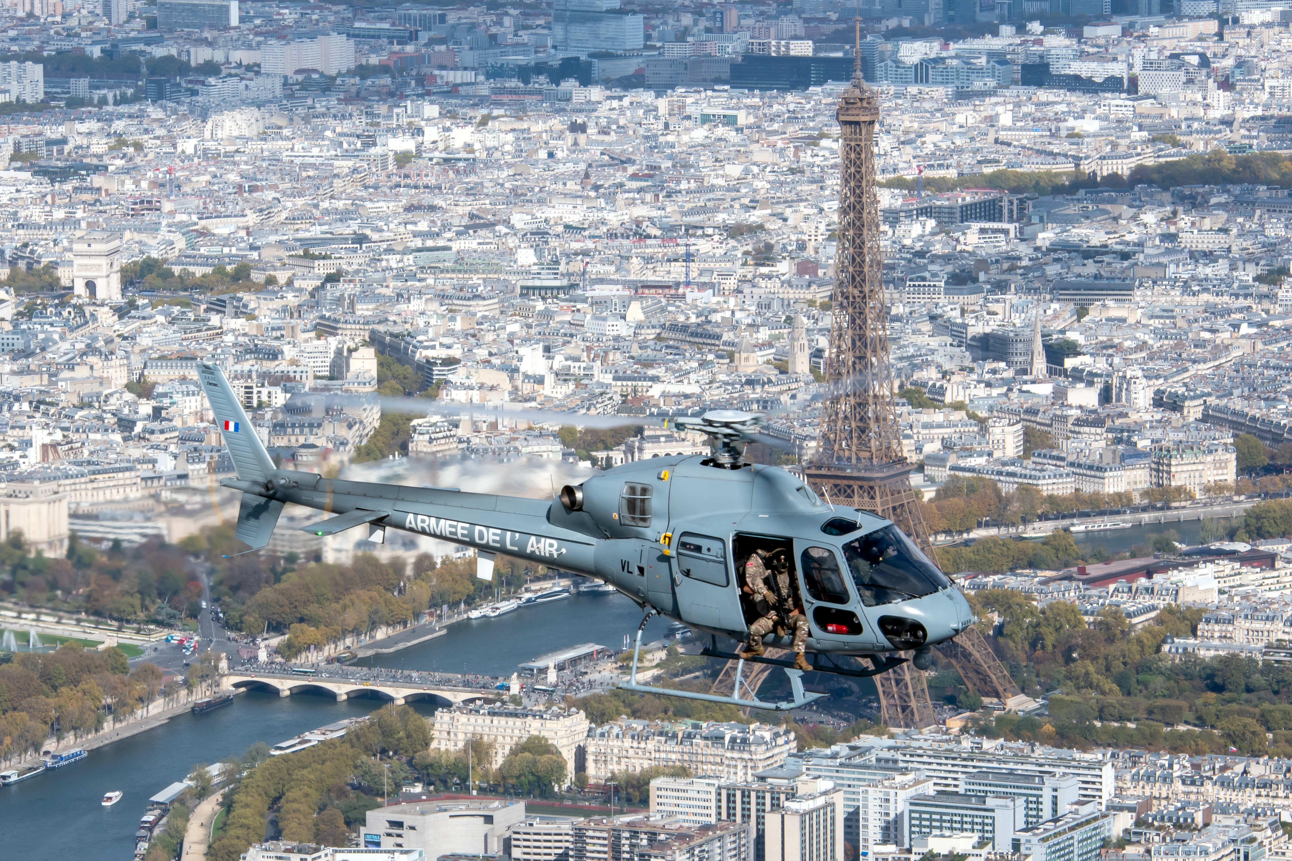 I took this picture of the AS555AN Fennec helicopter of the EH03.067 "Parisis" during a MASA / Air Security mission over Paris. In the back of the aircraft, you can see the commandos with sniper rifles.