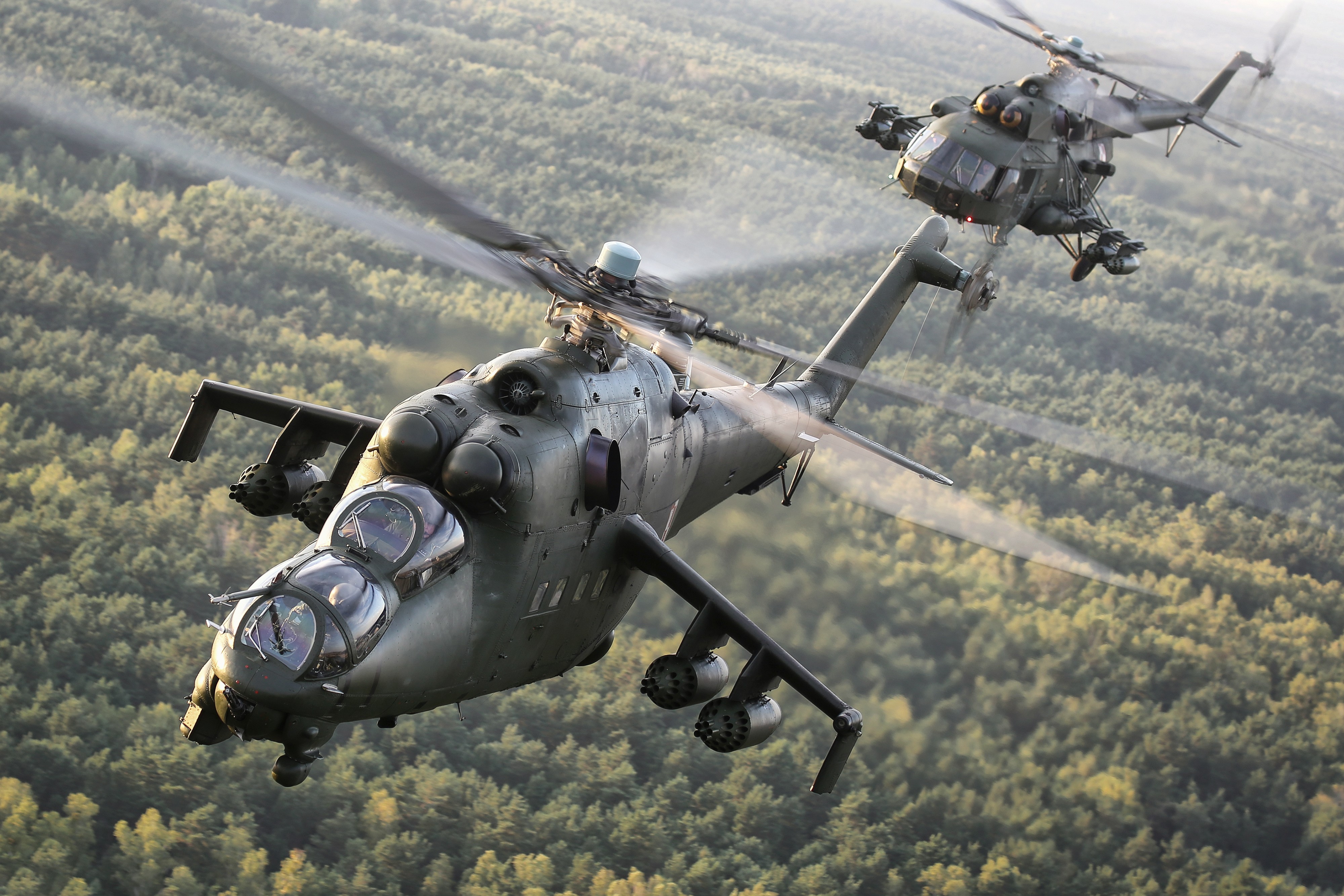 Polish Hind and Mi-17 on the way to Radom Air Show rehearsal
